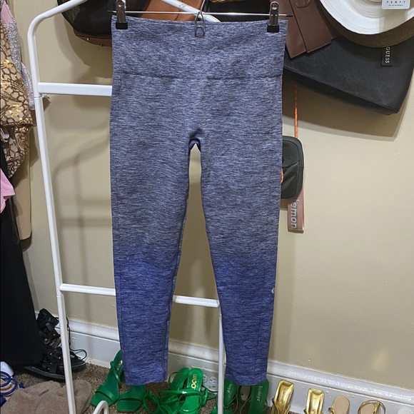 Lululemon Balance & Resist 7/8 Tight (25")
Midnight Navy / White / Psychic - Picture 6 of 9